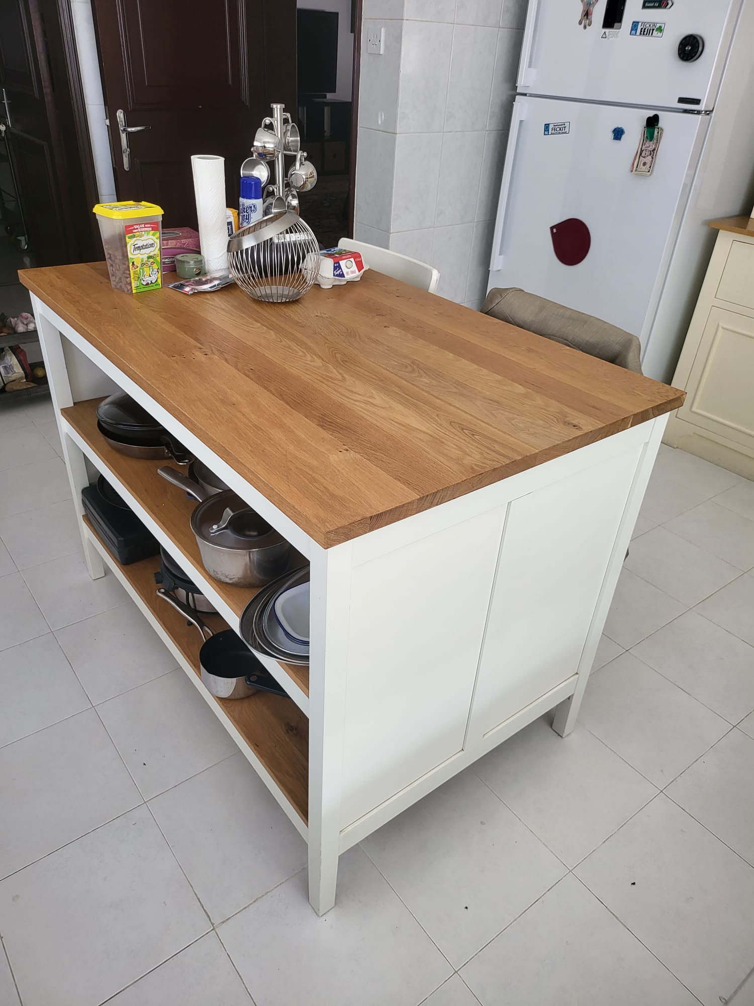 Kitchen Island and Stools Mums in Bahrain